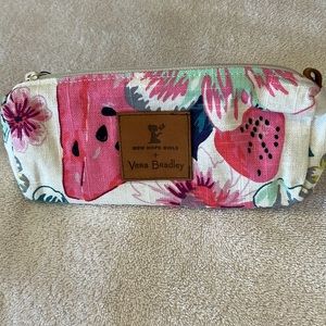 Rosy Garden Picnic Zip Pouch